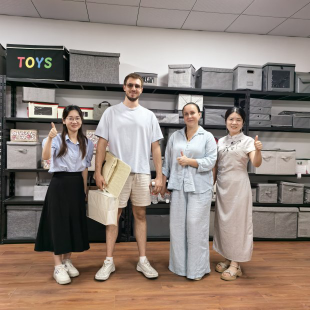 客户来访鸿贝家居